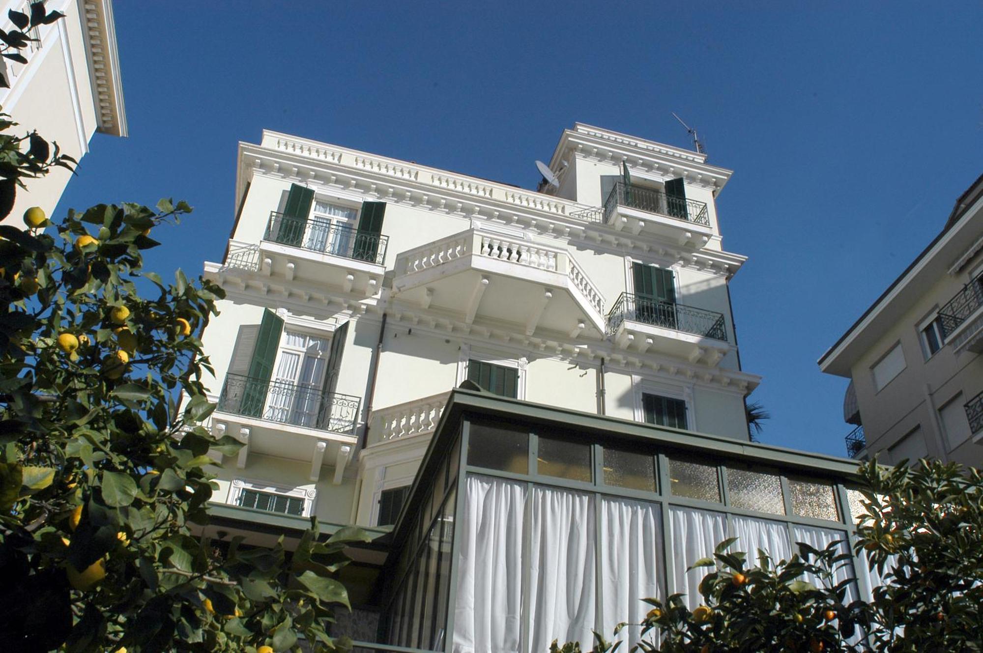Villa Virginia Bordighera Bagian luar foto