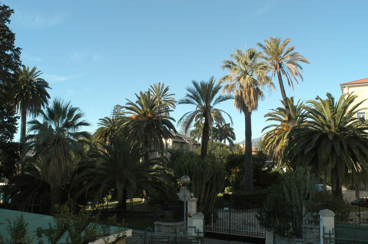 Villa Virginia Bordighera Bagian luar foto